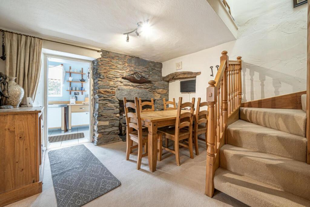 Bens Row Cottage, The Lake District Backbarrow エクステリア 写真